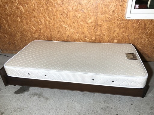 シングルベッド