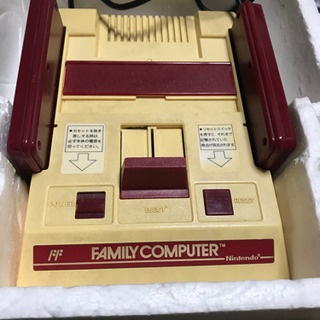 初期型ファミリーコンピュータ※訳ありの画像