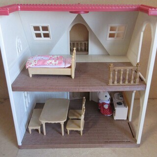 ☆Sylvanian families はじめてのシルバニアファミリー DH-06 ハウス・人形・家具セット◆世界中で愛され続けてる♪の画像