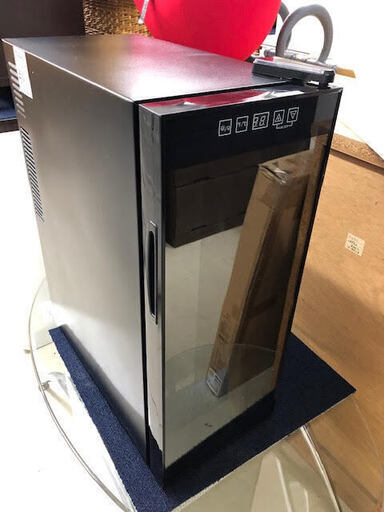 ワインセラー 新品　35L 12本収納 ペルチェ方式 　フォレストライフ(Forest Life) 　WCF-12 　2017年　家庭用 ペルチェ冷却方式 ワインクーラー UVカット 冷蔵庫　GM031　リサイクルショップ　中古　大宮　浦和　さいたま市　川越　三芳町　所沢　清瀬　練馬　板橋　池袋　ふじみ野　戸田　上尾　入間 　蕨　川口　戸田