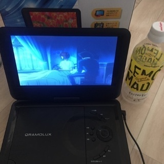 9インチ ポータブルDVDプレイヤー