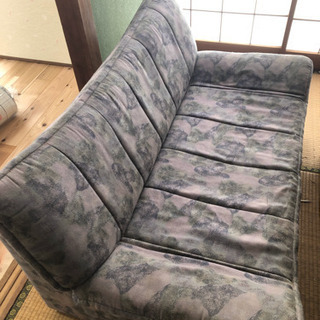 ソファあげます。