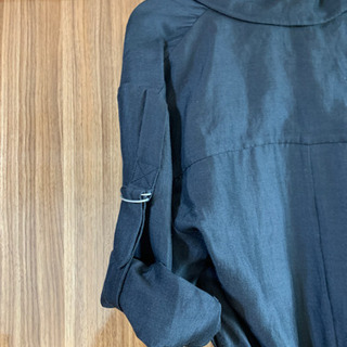 黒スーツドレスの画像