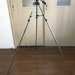 【初めての三脚に】【門出の一枚に】カメラ用三脚の画像