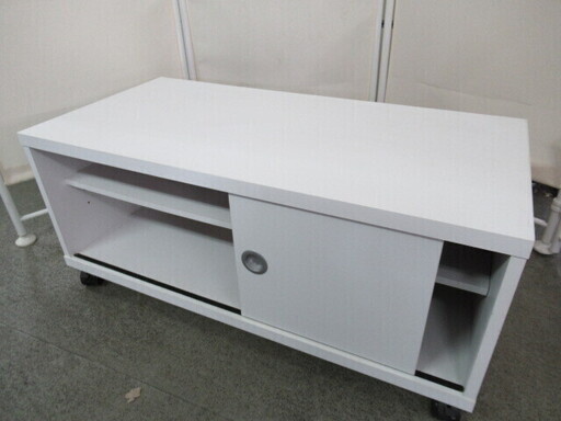 J1050/テレビ台/テレビボード/収納家具/スライド式扉/キャスター付き/ホワイト/中古品/