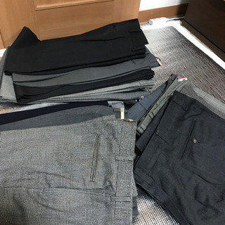 スーツやブレザーに合う仕事に履くズボン16本です。