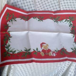 新品　ウェッジウッド　クリスマス柄　ランチョンマット　赤　緑　W...