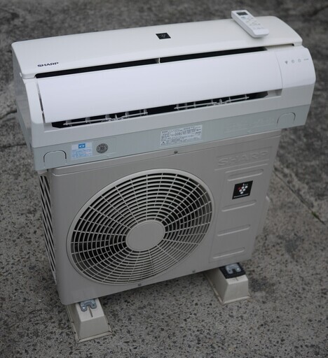 美品 シャープ ルームエアコン AY-F22S-W 高濃度プラズマクラスター7000搭載 2.2kw 冷房 6～9畳 暖房 6～7畳 熱交換器クリーニング 16年製
