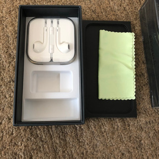 iPhone 5 Black 16 GB au の画像