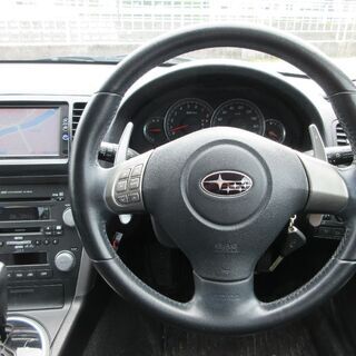 【車検2年満タン渡し】レガシィツーリングワゴン（総額：41万円）【H18年のマイナーチェンジ後モデル】「後期型」・人気色：ホワイトパール・禁煙車・ナビ・ETC・DVD・パドルシフト・バックカメラ・ステアリングスイッチ！※数台出品中！の画像