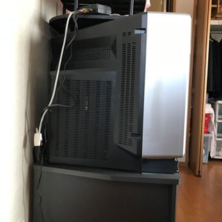 【無料お渡し，動作問題無し】TOSHIBA製 カラーテレビ 32型 (テレビ台+地デジチューナーセット)の画像