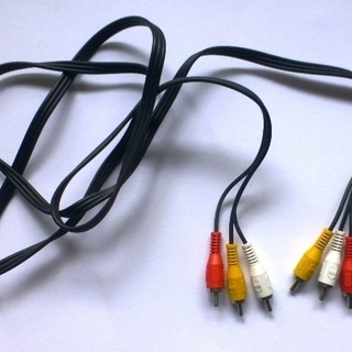 AVケーブル　両端RCA　その1　　きんくま