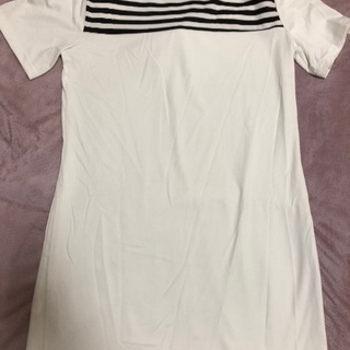 Tシャツワンピ　肩掛け風の画像