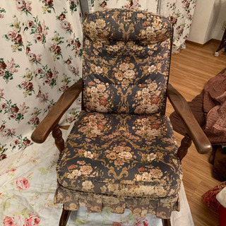 飛騨家具のロッキングチェアーです