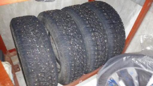 『値下げしました‼️』スパイクタイヤ　195/65/15