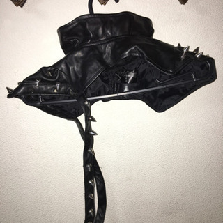 チョーカー肩アクセサリーの画像