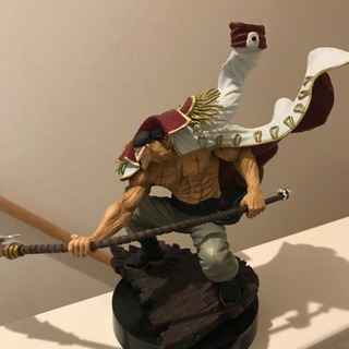 ワンピース白ひげのフィギュア（カラフル）の画像