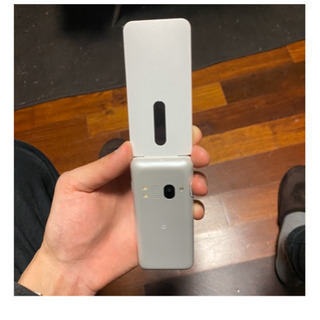 au GRATINA 4G 箱付の画像