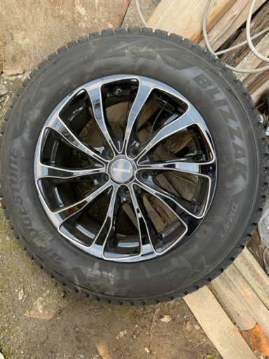 「ほぼ新品」スタッドレスタイヤ　ブリジストン　ブリザック　225/65 R17
