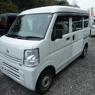 軽バン専門店在庫５０台　ＮＶ１００クリッパーバン　ナビ　車検２年付　平成２８年　３８万円　諸経費込４３万円　の画像