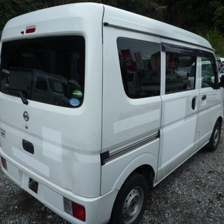 軽バン専門店在庫５０台　ＮＶ１００クリッパーバン　ナビ　車検２年付　平成２８年　３８万円　諸経費込４３万円　の画像