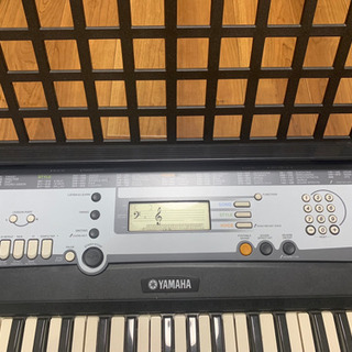 YAMAHA ピアノ PSR-E213の画像