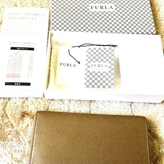 FURLA フルラ 長財布　ベージュ　セレブ愛用　高級感　ユニセックスの画像