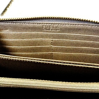 FURLA フルラ 長財布　ベージュ　セレブ愛用　高級感　ユニセックスの画像