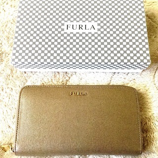 FURLA フルラ 長財布　ベージュ　セレブ愛用　高級感　ユニセックス