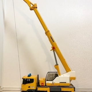 クレーン車　（bruder ドイツ製）の画像