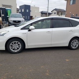 総額９５万円😉プリウス アルファ😉ZVW40😉白😉車検２年付😉５．２万㎞の画像