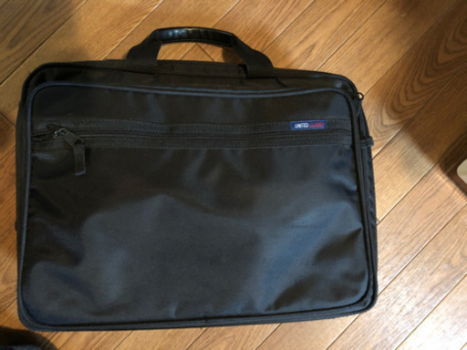 【早い者勝ち】軽くて収納抜群のバッグ