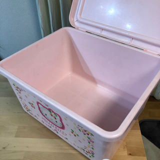 【取引完了】キティのプラスチックケースの画像