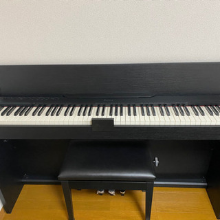 電子ピアノ（CASIO）と椅子
