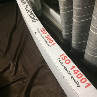 フロアタイル　置くだけ　ホワイトオークの画像