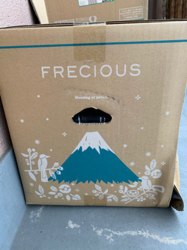 フレシャス　水