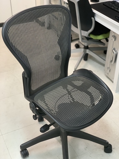 アーロンチェア　中古　ボロボロ　部品どり？に