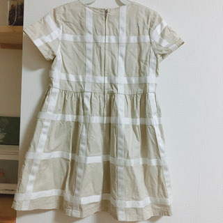 feefossette お呼ばれワンピース　130cm ベージュの画像