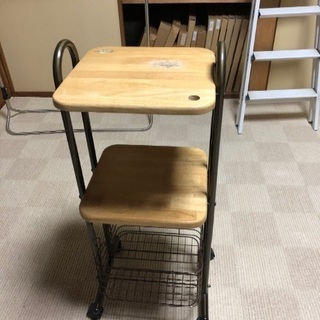 キッチン隙間　炊飯ジャー収納