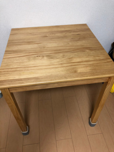 ダイニングテーブル　チェア