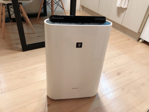 シャープ　加湿空気清浄機 KC-D50-W