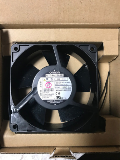 AC軸受ファン　新品　R87T オムロン