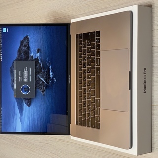 Macbook Pro Retina 15.4 1TBストレージ...