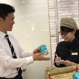 入社1年目年収400万円/肝油ドロップ販売ストアのスーパーバイザー採用/年間休日約130日の画像