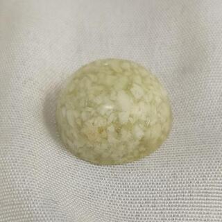 新品 アンティーク スポンジ珊瑚 白 半丸 3個組 直径約2.2cm 高さ約1.2cmの画像