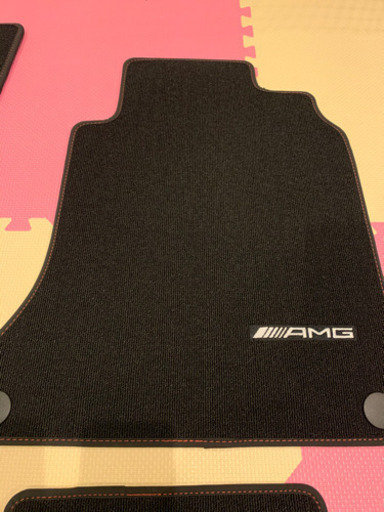 ベンツ　CLAクラス　純正フロアマット　ほぼ新品