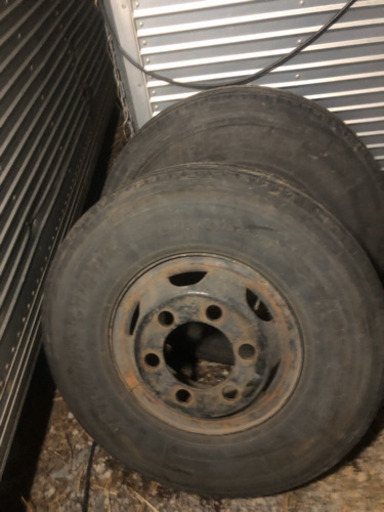 8.25r16 ブリジストン　夏タイヤ　2014年製