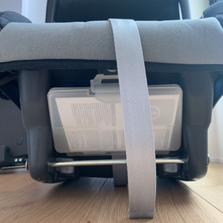 【本日で取下げ予定です、価格交渉可】フォルクスワーゲン　純正ベビーシートの画像