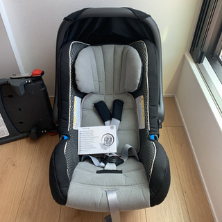 【本日で取下げ予定です、価格交渉可】フォルクスワーゲン　純正ベビーシートの画像