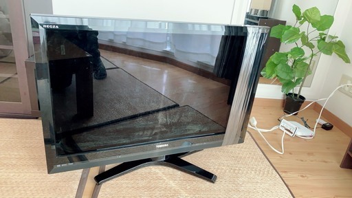 ３７インチ　液晶テレビ　東芝
